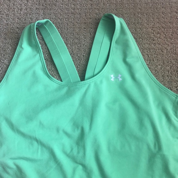 Two Under Armour heat gear tanks, both size L - Picture 7 of 7